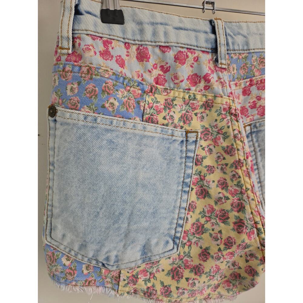 Farm Rio Floral Patchwork Denim Shorts – Size 27 Button Fly 5-Pocket - Picture 5 of 9